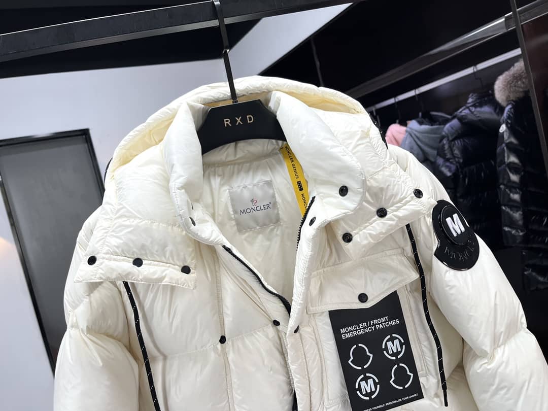 Valentino 2025 jacket yupoo