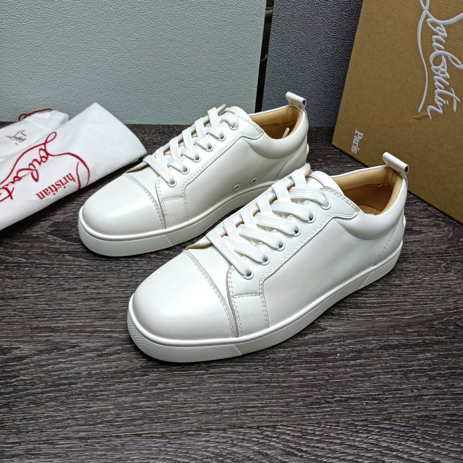 Louboutin yupoo on sale