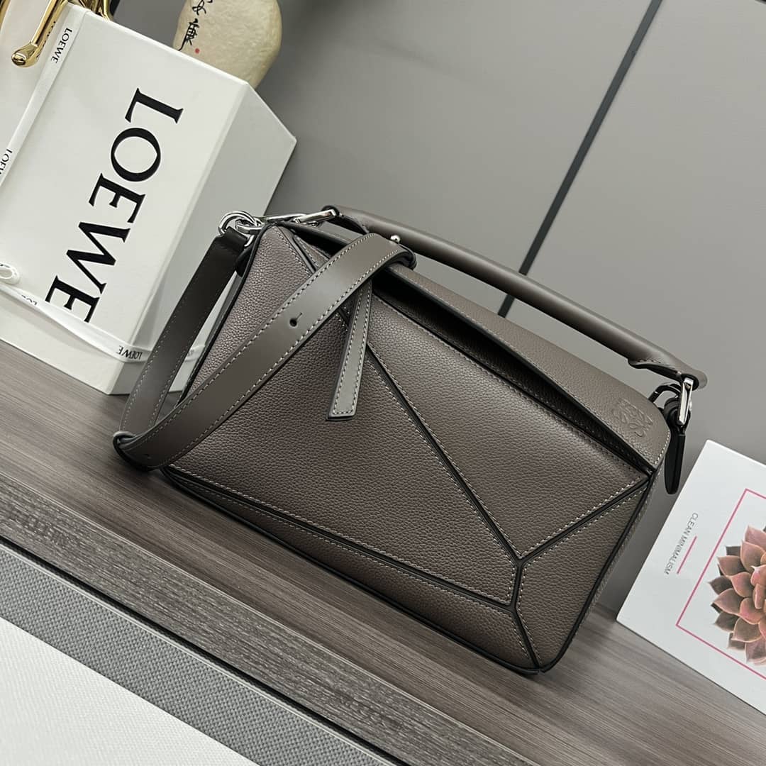 Loewe discount bag yupoo