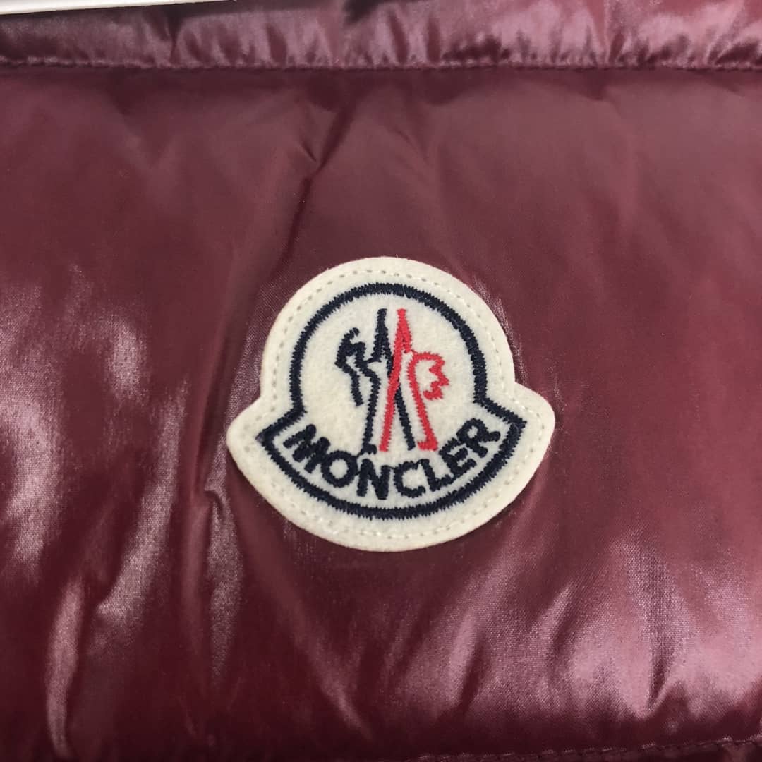 Moncler on sale vest yupoo